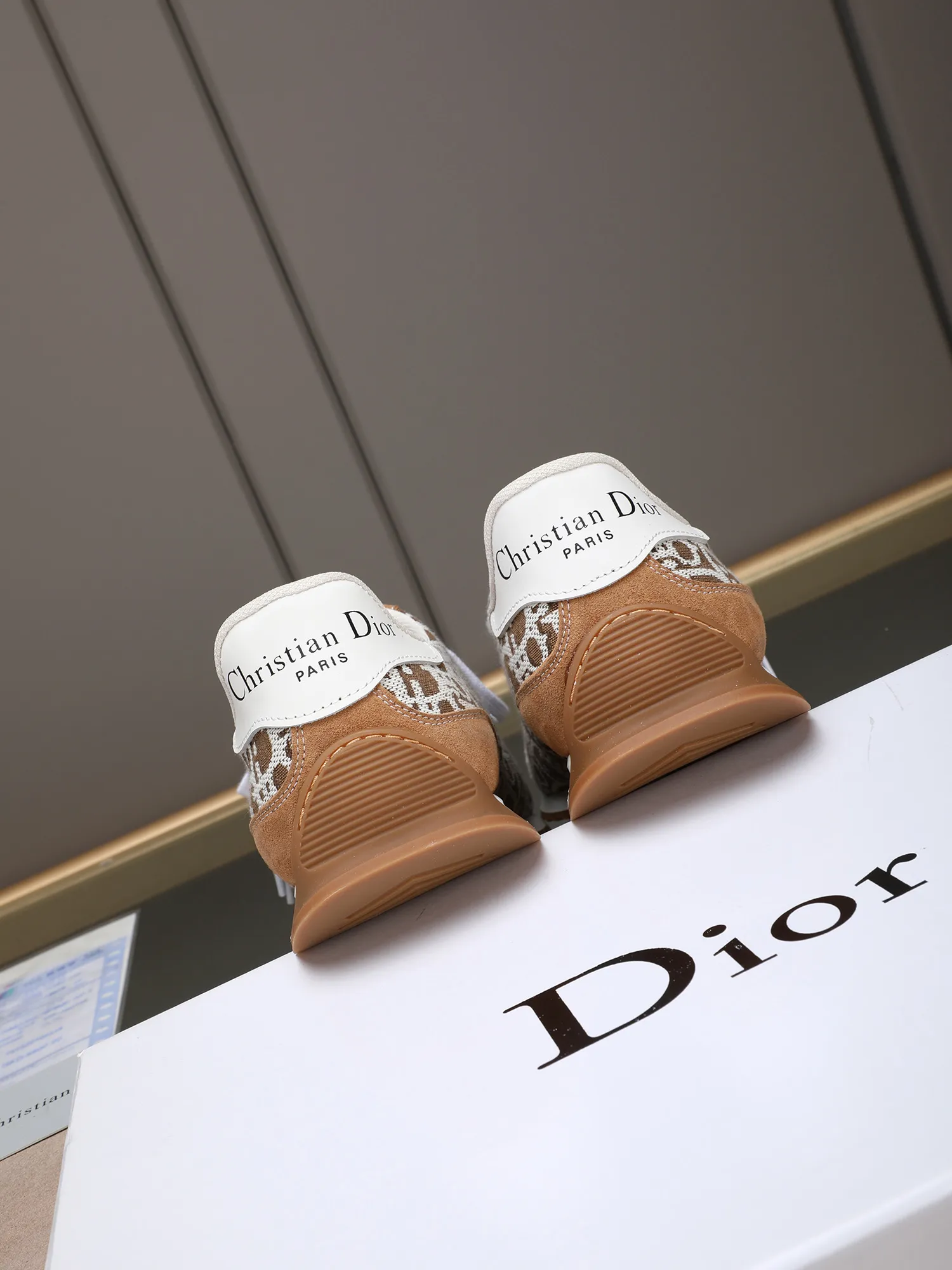 Men's shoes💰440 Dior【Dior】😘😘High-end series of casual men's shoes, simple and elegant👍👍👍The upper is made of first-layer genuine leather spliced ​​with Dior's special material [sun][sun]; imported first-layer sheepskin lining; special outsole, wear-resistant, lightweight, the overall design is harmonious and unified without lacking personality 👣🌟✨You deserve it! Multiple colors to choose from! 😍Size 38～44. (45 custom-made) The picture above is a big seller🔥🔥🔥
